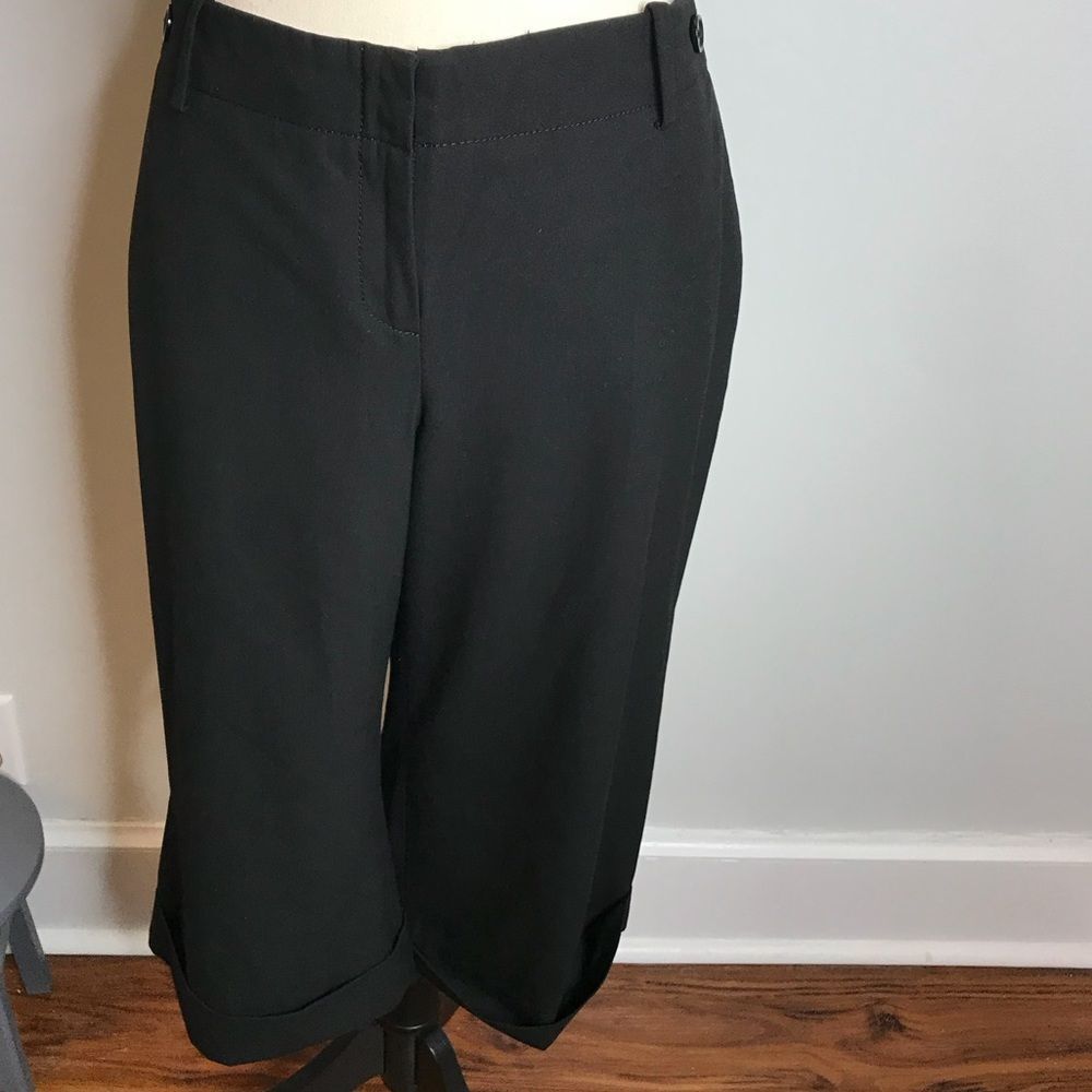 THE LIMITED • SIZE: 8 • WIDE LEG CUFFED BLACK TROUSER SHORTS